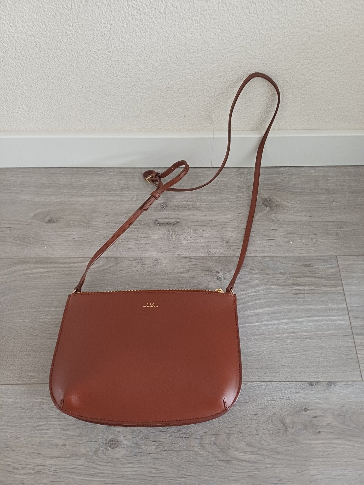 Originele APC Sac Sarah schoudertas/crossbody, Sieraden, Tassen en Uiterlijk, Tassen | Damestassen, Ophalen of Verzenden, Nieuw