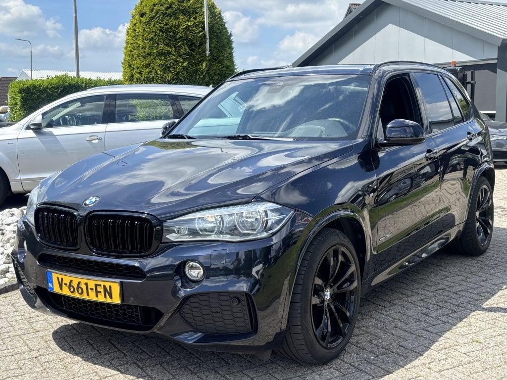 BMW X5 3.0D Grijs Kenteken Bedrijfsauto M-Pakket 3500KG, Auto's, Gebruikt, 2993 cc, 259 pk, Zwart