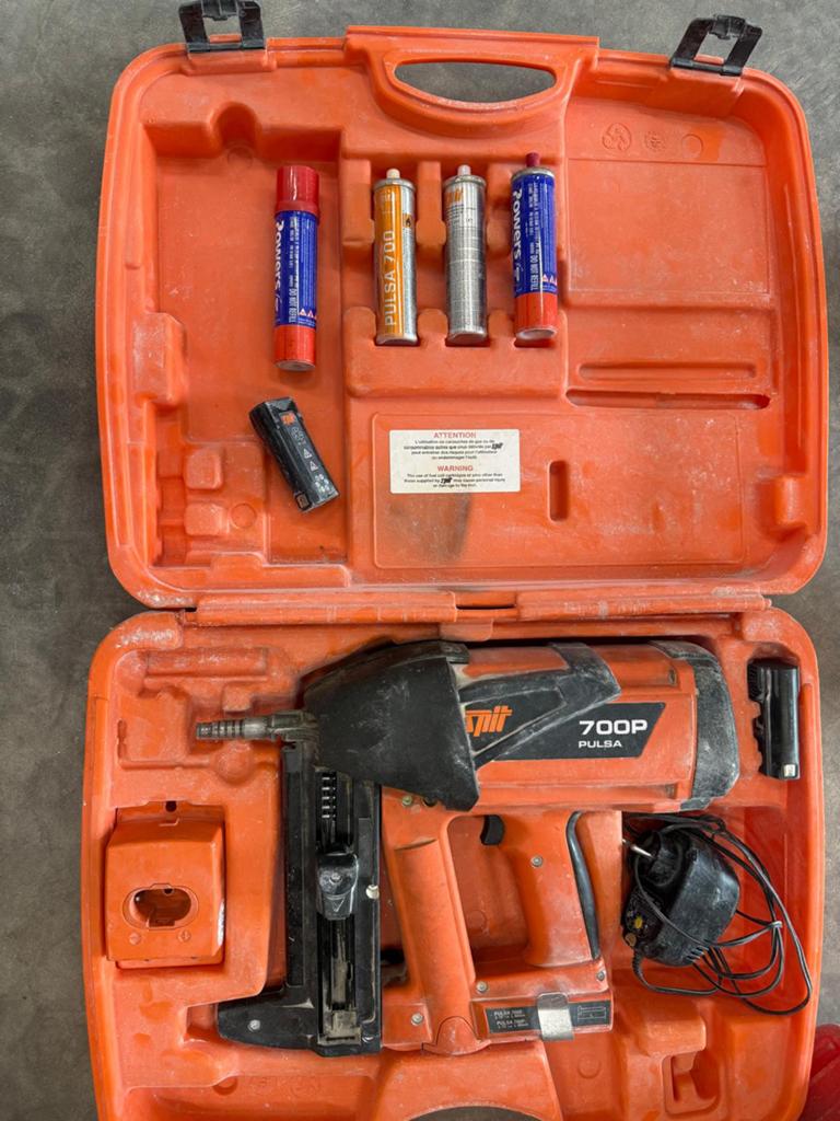 Spit Pulsa 700P gas tacker in koffer, Doe-het-zelf en Verbouw, Gereedschap | Handgereedschap, Ophalen of Verzenden, Gebruikt