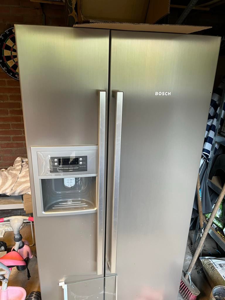 Bosch koel vriescombinatie met ijsmachine, Witgoed en Apparatuur, Koelkasten en IJskasten, Ophalen, 200 liter of meer, 60 cm of meer