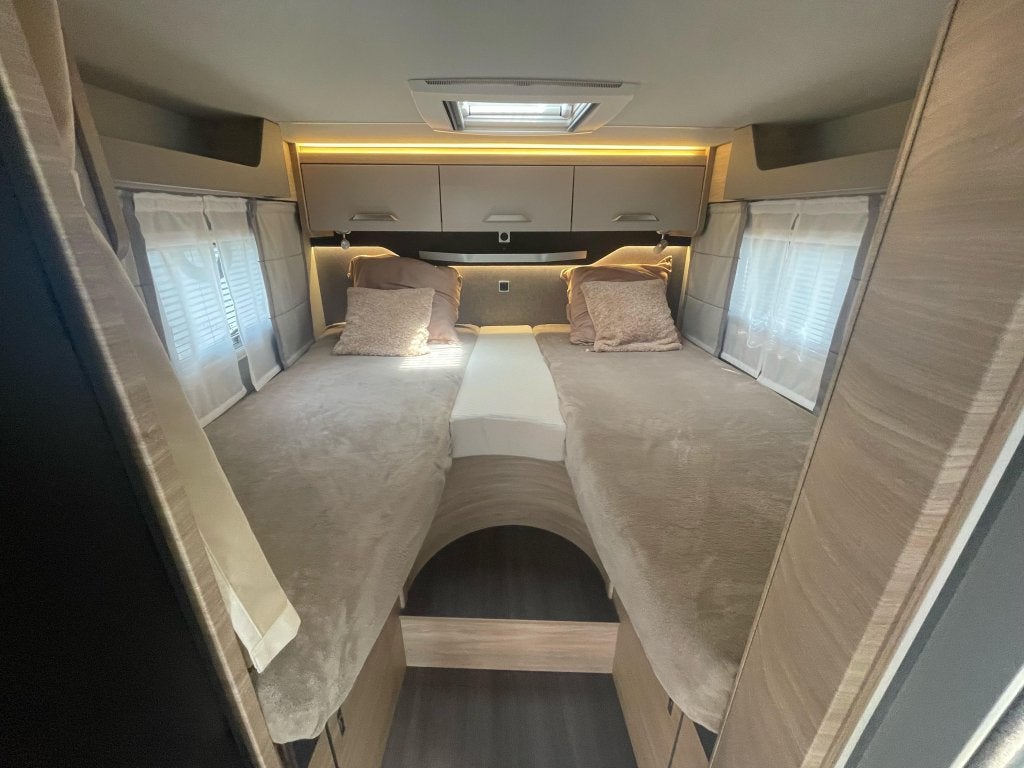 Knaus Platinum 650 MEG ENKELE BEDDEN AUTOMAAT MAN 177PK, Caravans en Kamperen, Campers, Automaat, Ringverwarming, Tot en met 2