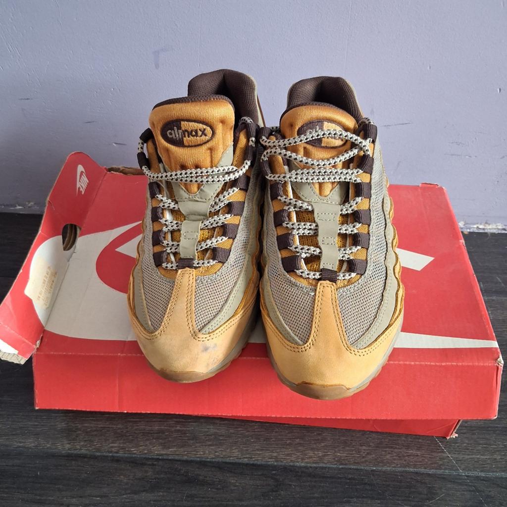 Nike Air Max 95 Winter - Maat 38 - Sneakers - Geel/Br, Kleding | Dames, Schoenen, Ophalen of Verzenden, Zo goed als nieuw, Geel