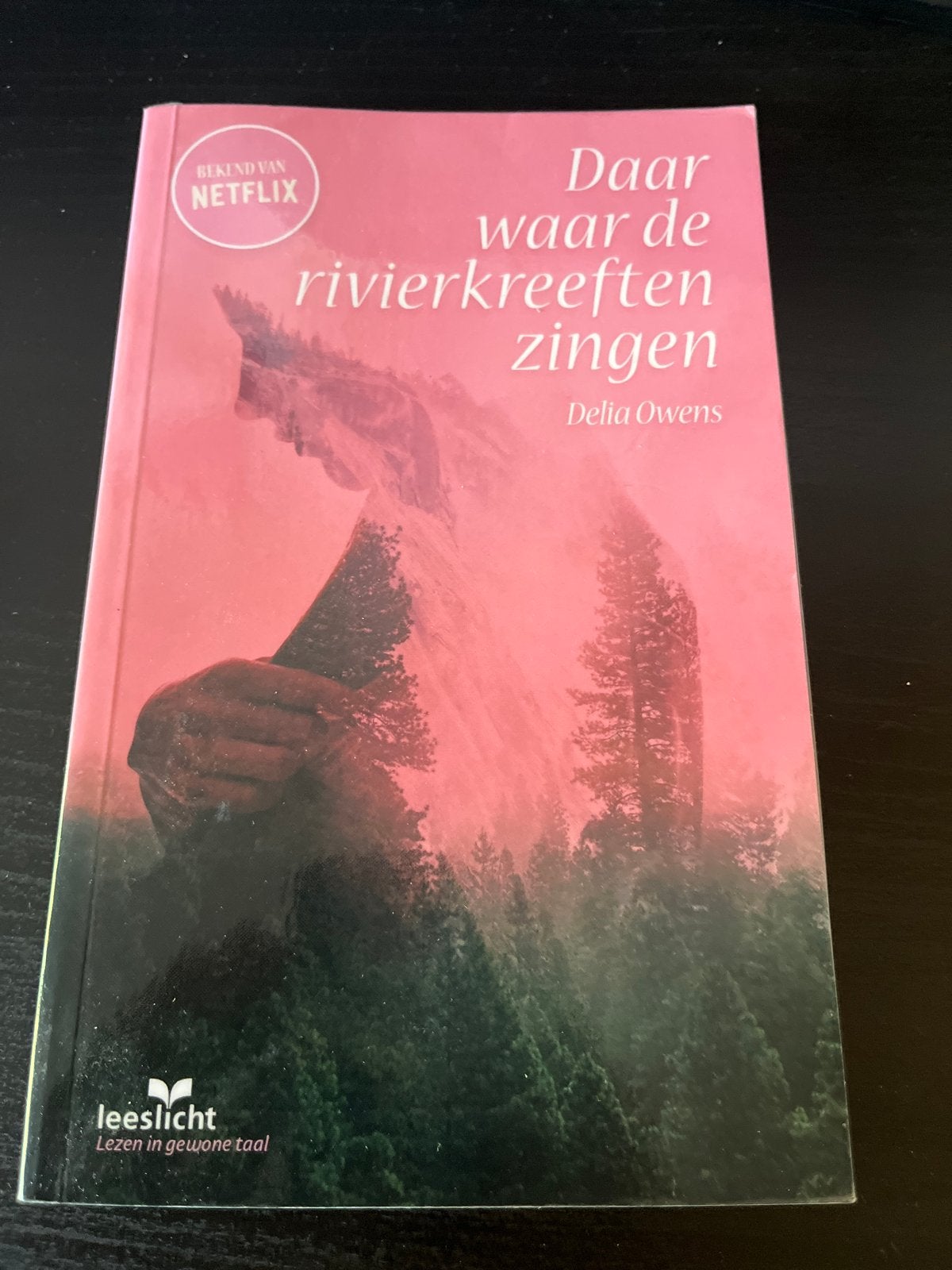 Daar waar de rivierkreeften zingen - Leeslicht editie, Boeken, Ophalen of Verzenden, Zo goed als nieuw, Nederland