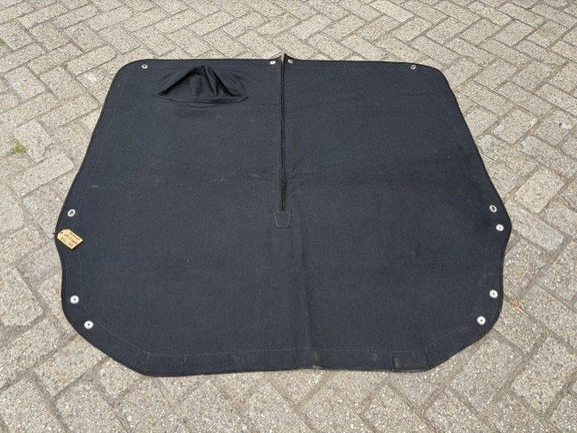 Austin Healey 2 zitter mohair tonneau cover, Ophalen