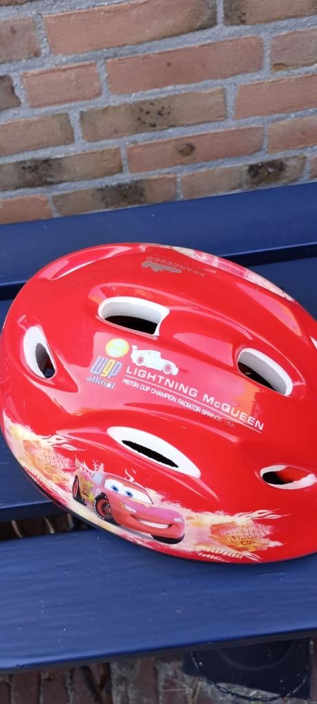 Kinderfietshelm rood met Lightning McQueen, Ophalen