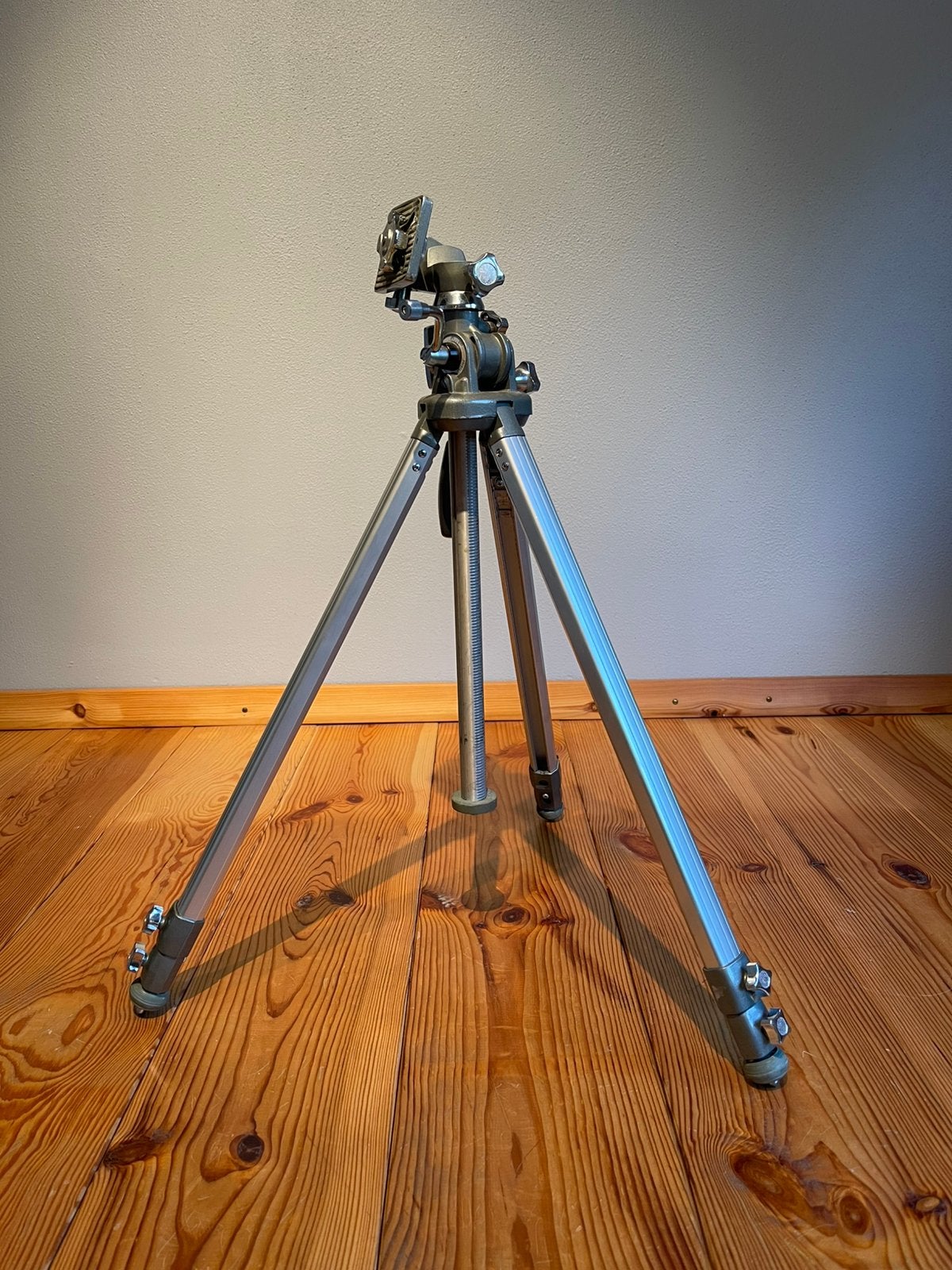 Velbon VS-3 statief (3 poot) zilver, Audio, Tv en Foto, Ophalen, Velbon, Driepoot, 150 tot 175 cm