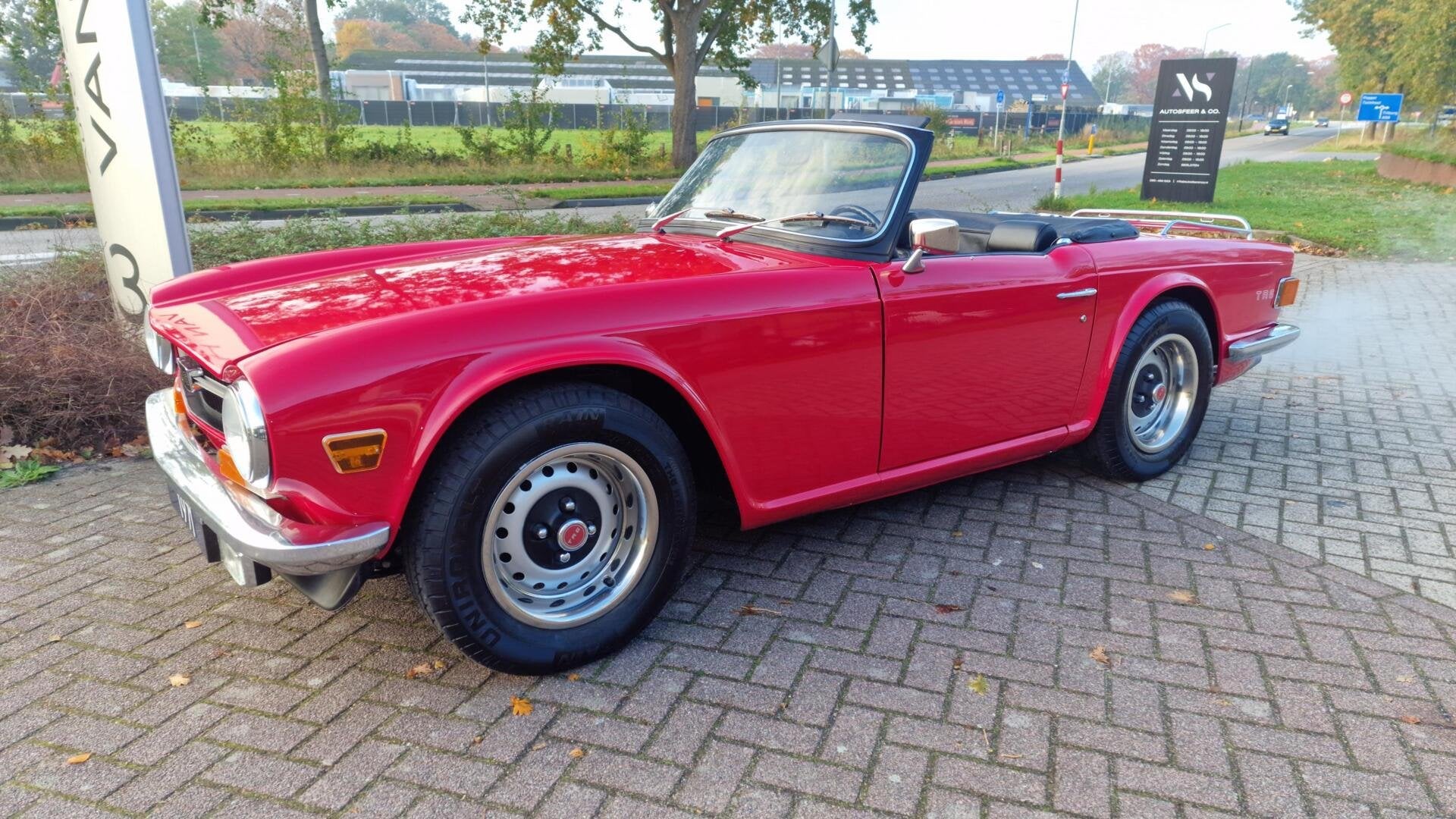Triumph TR6 PI 150 pk/overdrive/body off geres. Zie foto's t, Achterwielaandrijving, Zwart, Cabriolet, Triumph