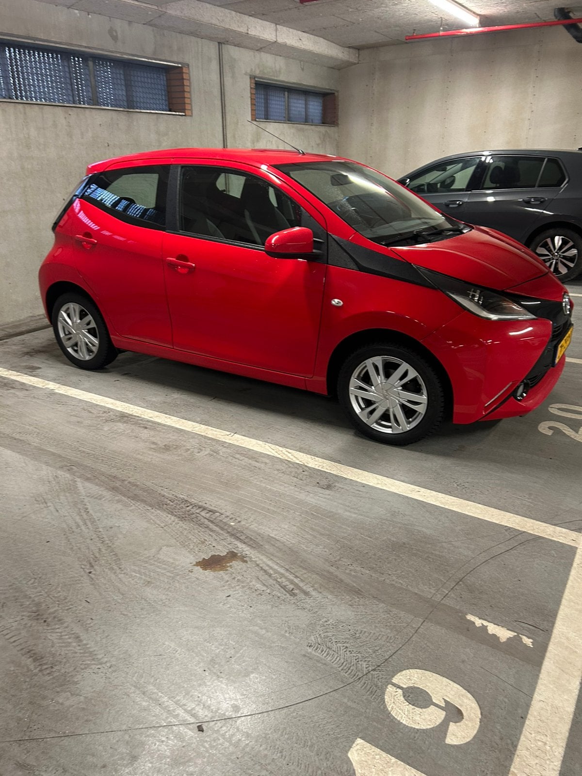 Toyota Aygo 1.0 12V Vvt-i Ddrs 2016 Rood, Voorwielaandrijving, 4 stoelen, 24 km/l, Handgeschakeld