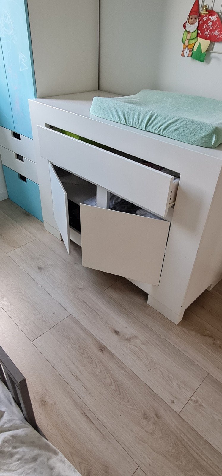Witte commode met lade en deurtjes, Ophalen, Gebruikt, 50 tot 70 cm, 100 cm of meer