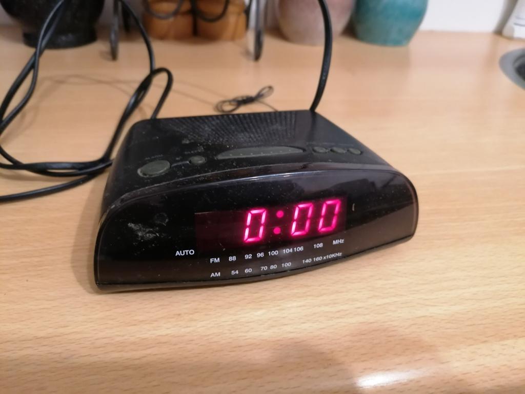 Hema AM/FM Wekkerradio - Compact en Functioneel, Witgoed en Apparatuur, Ophalen of Verzenden, Zo goed als nieuw, Digitaal
