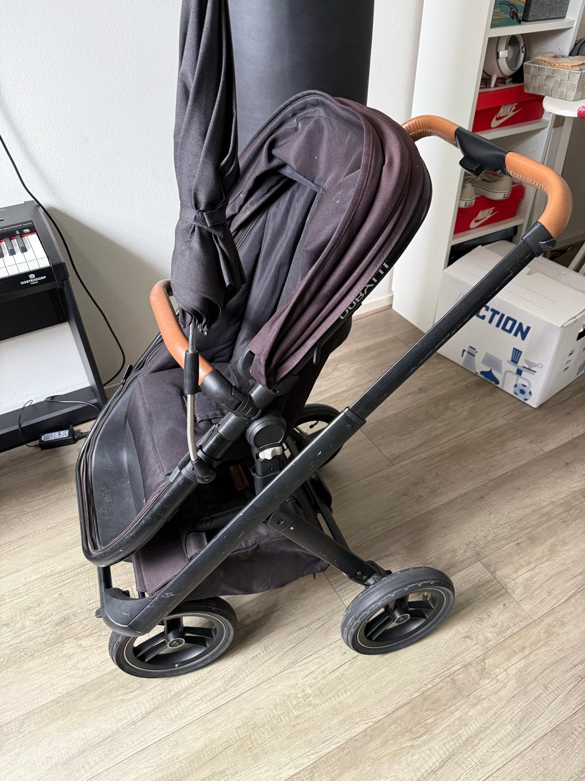 Dubatti kinderwagen met reiswieg, voetenzak en paraplu, Kinderen en Baby's, Kinderwagens en Combinaties, Gebruikt, Met reiswieg