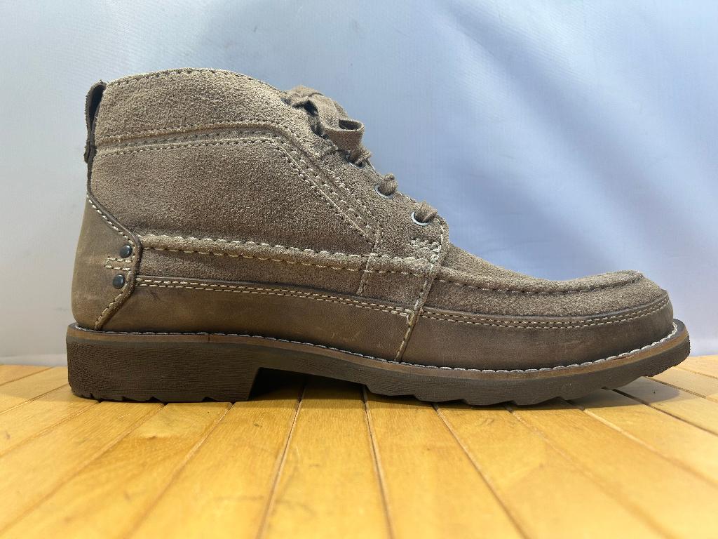 Clarks, maat 42 stevige hoge veterschoenen in taupe kleur, Kleding | Heren, Schoenen, Bruin, Boots, Clarks, Ophalen of Verzenden