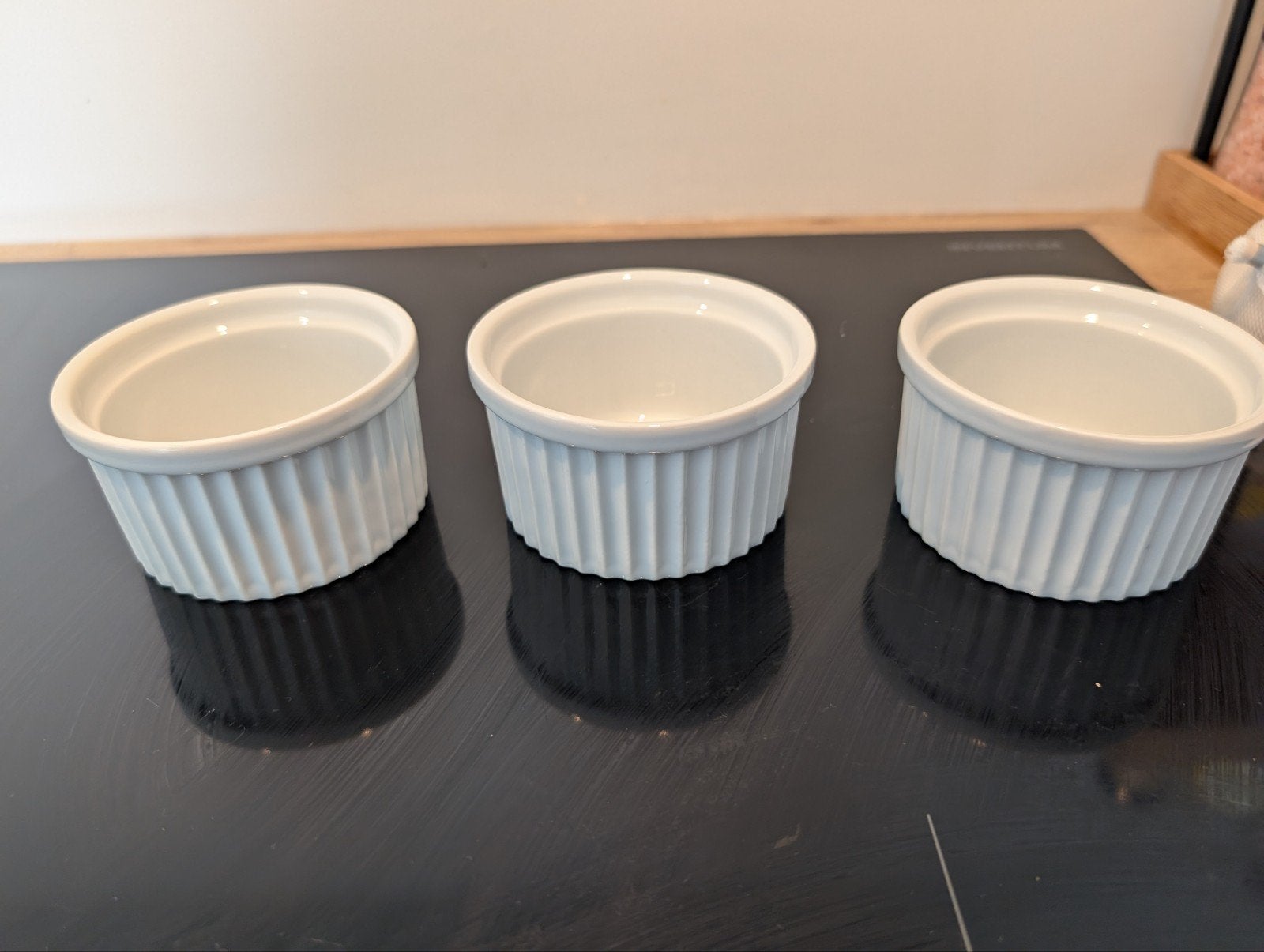 Set van 3 kleine witte soufflébakjes/schaaltjes, Ophalen