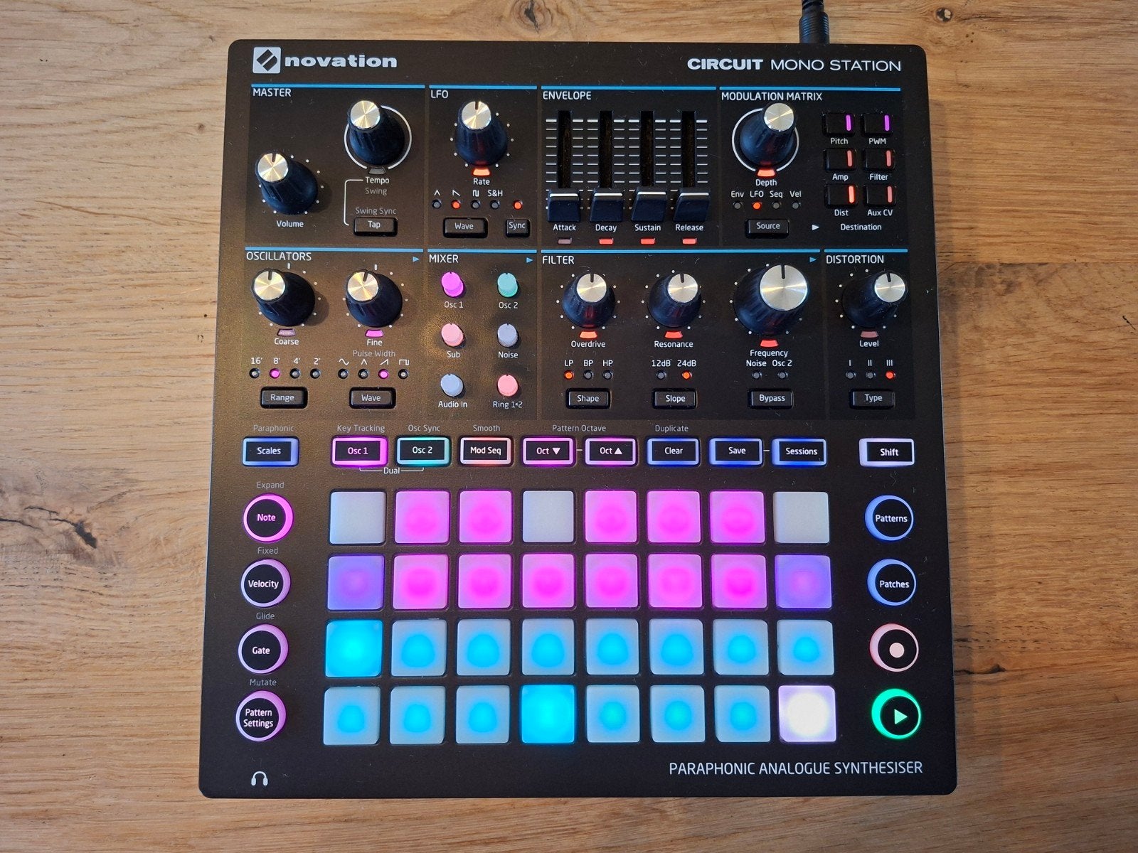 Novation mono station, Muziek en Instrumenten, Ophalen of Verzenden, Gebruikt, Overige aantallen, Novation