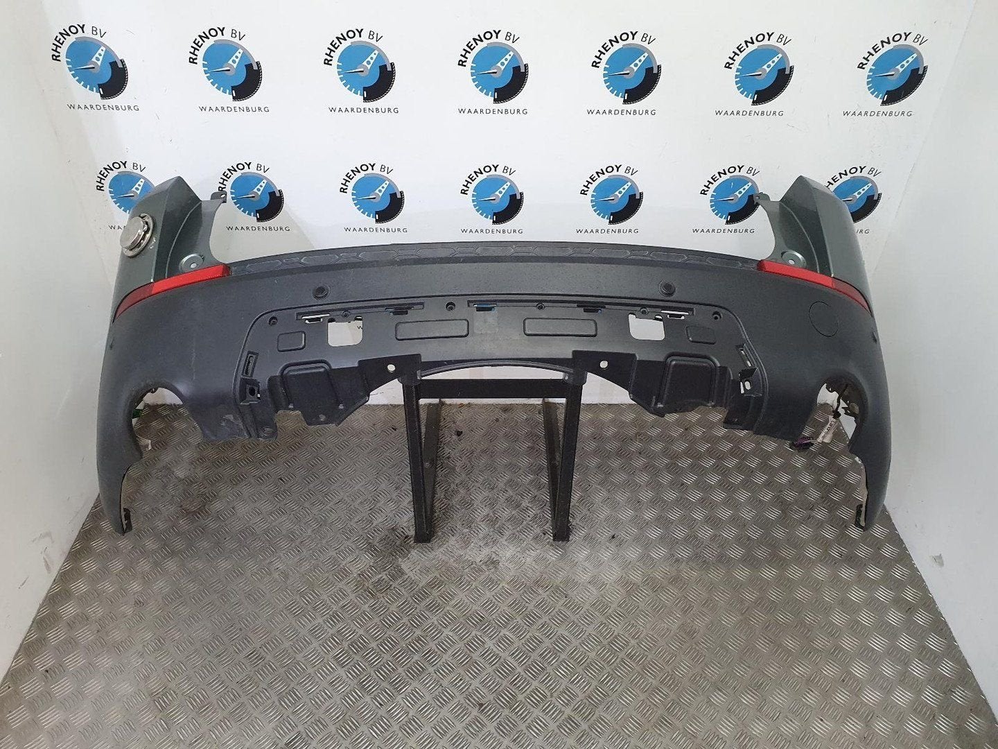 LANDROVER DISCOVERY SPORT L550 BUMPER ACHTER 2015, Gebruikt, Ophalen of Verzenden, Stiba lid, Achter
