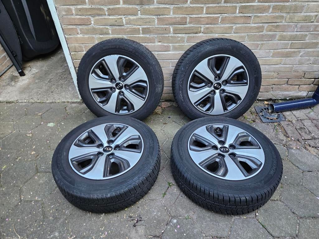 Kia Niro velgen 16 inch met winterbanden en TPMS sensoren, Ophalen, Gebruikt, 16 inch, Banden en Velgen