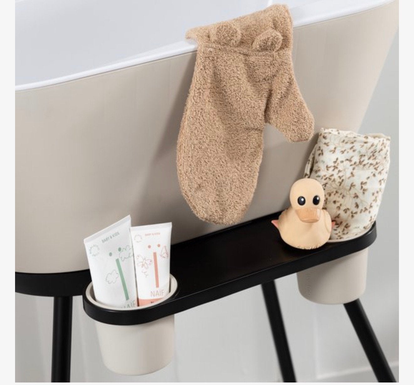 We too babybadje beige met zwarte poten, Ophalen, Zo goed als nieuw, Hondenjas