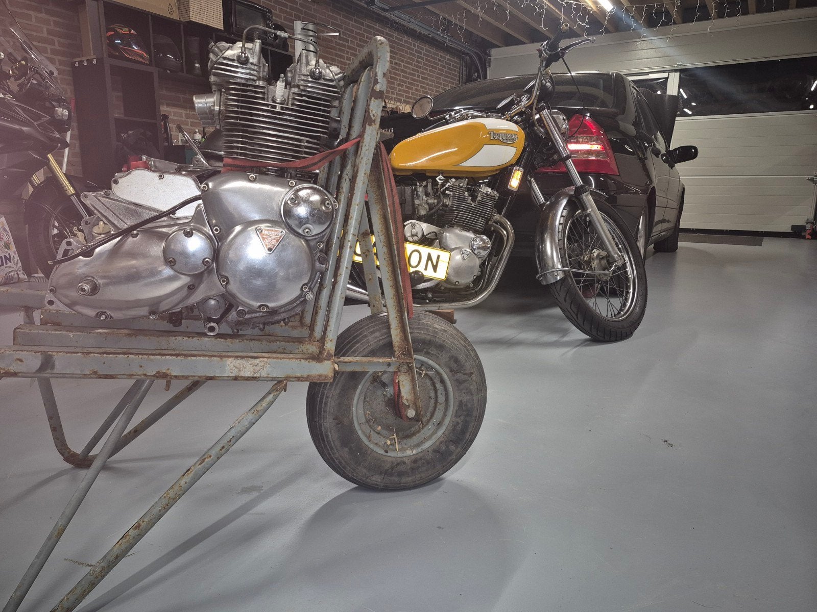 triumph trident T160 BSA rocket3 a75, Motoren, Ophalen