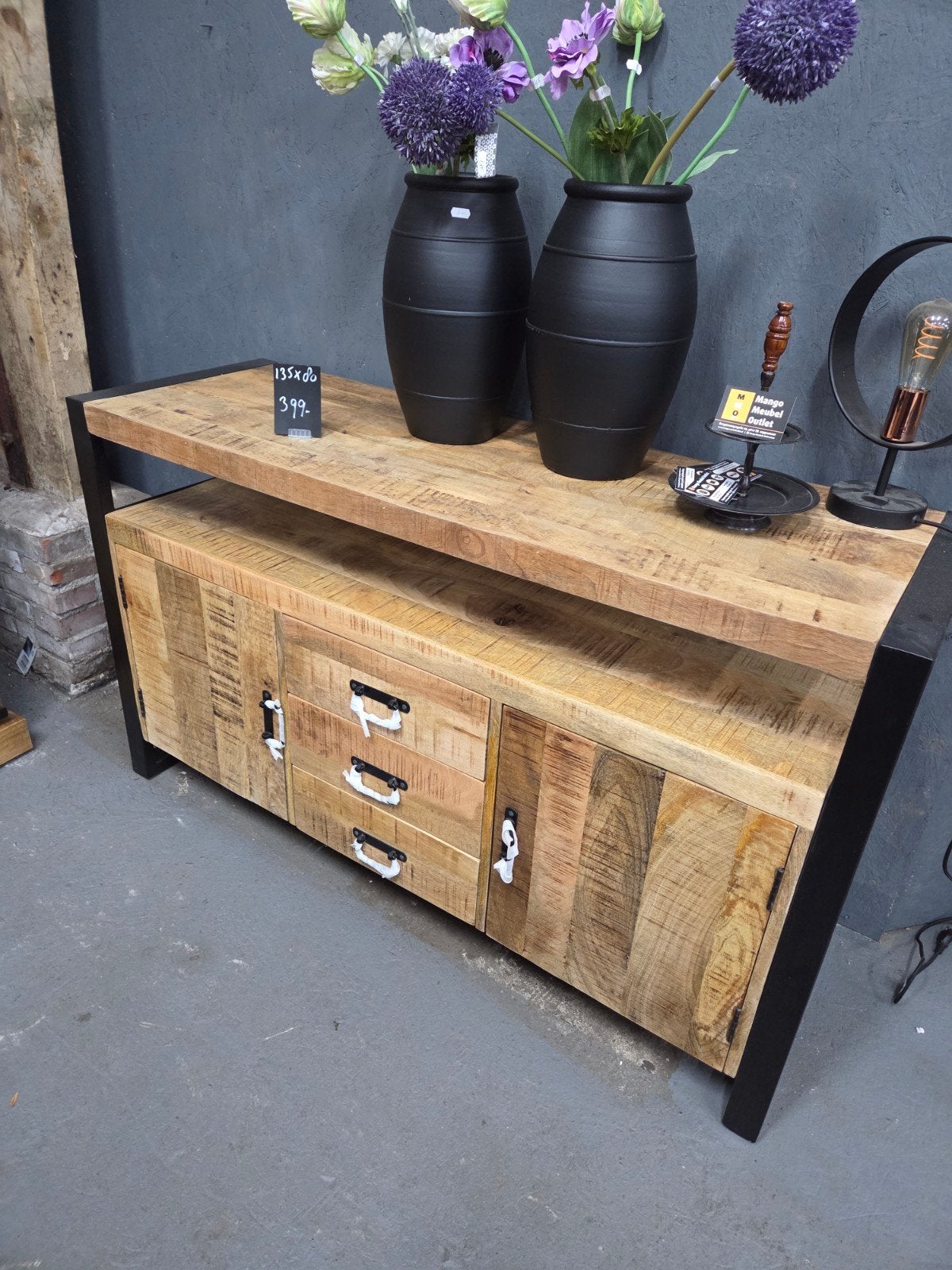 Mooie mangohouten dressoirs