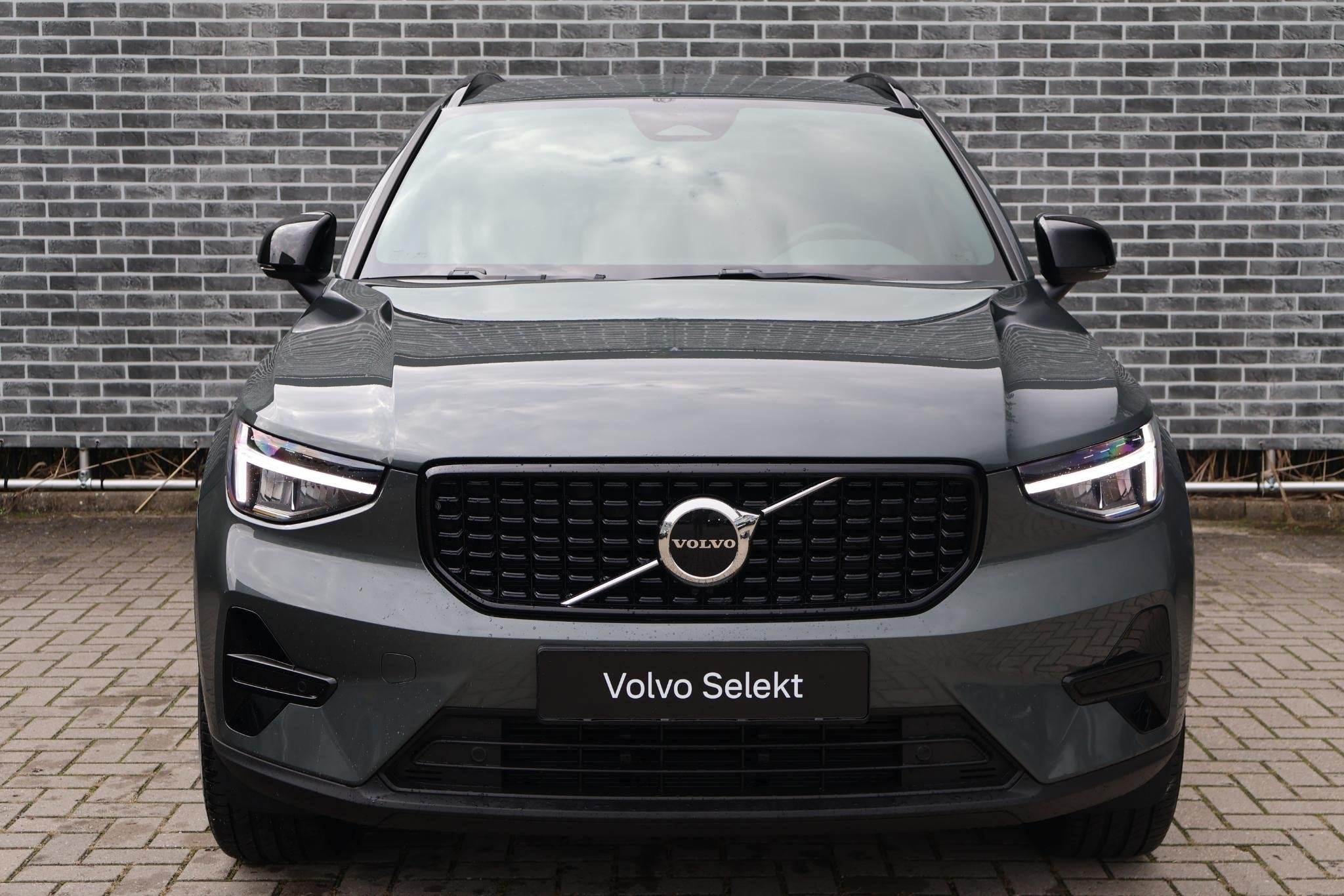Volvo XC40 2.0 B4 Plus Dark | Trekhaak | Harman Kardon Audio, Auto's, Gebruikt, Euro 6, 4 cilinders, Origineel Nederlands