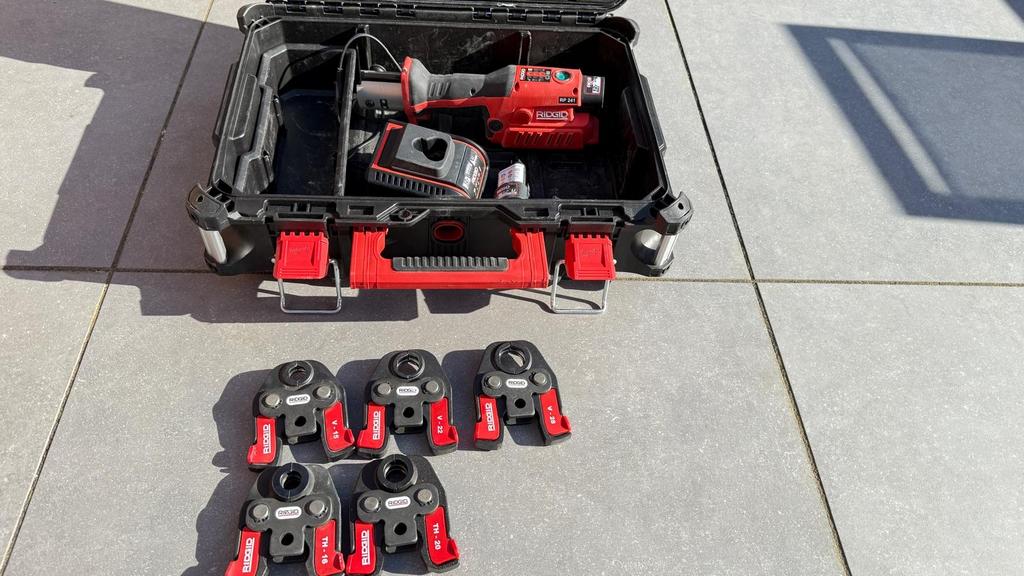 RIDGID RP 241 Accu Perstang met diverse bekken, Ophalen, Zo goed als nieuw
