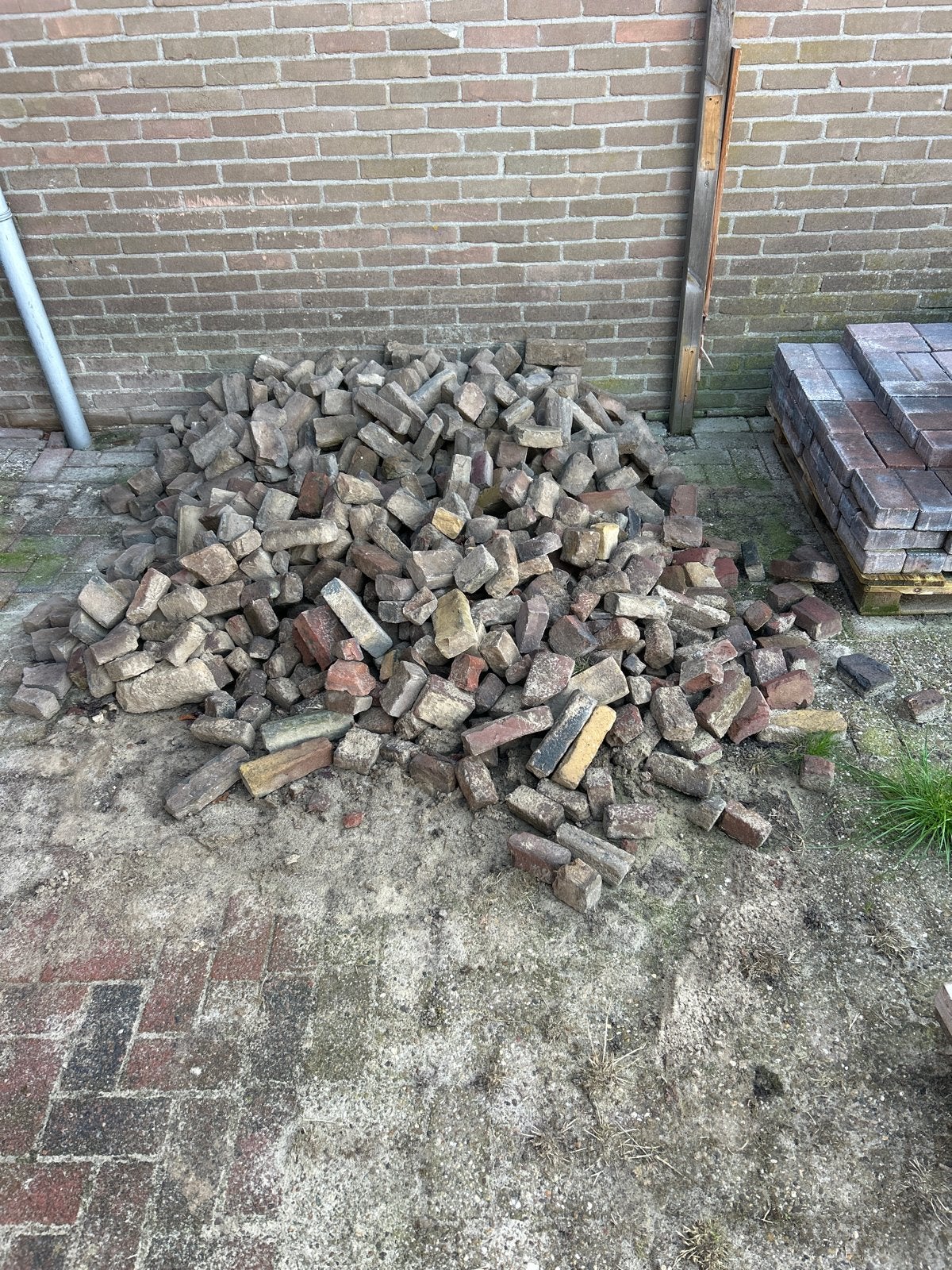 Kleine partij gebakken waaltjes., Ophalen, Overige materialen, Gebruikt, Klinkers