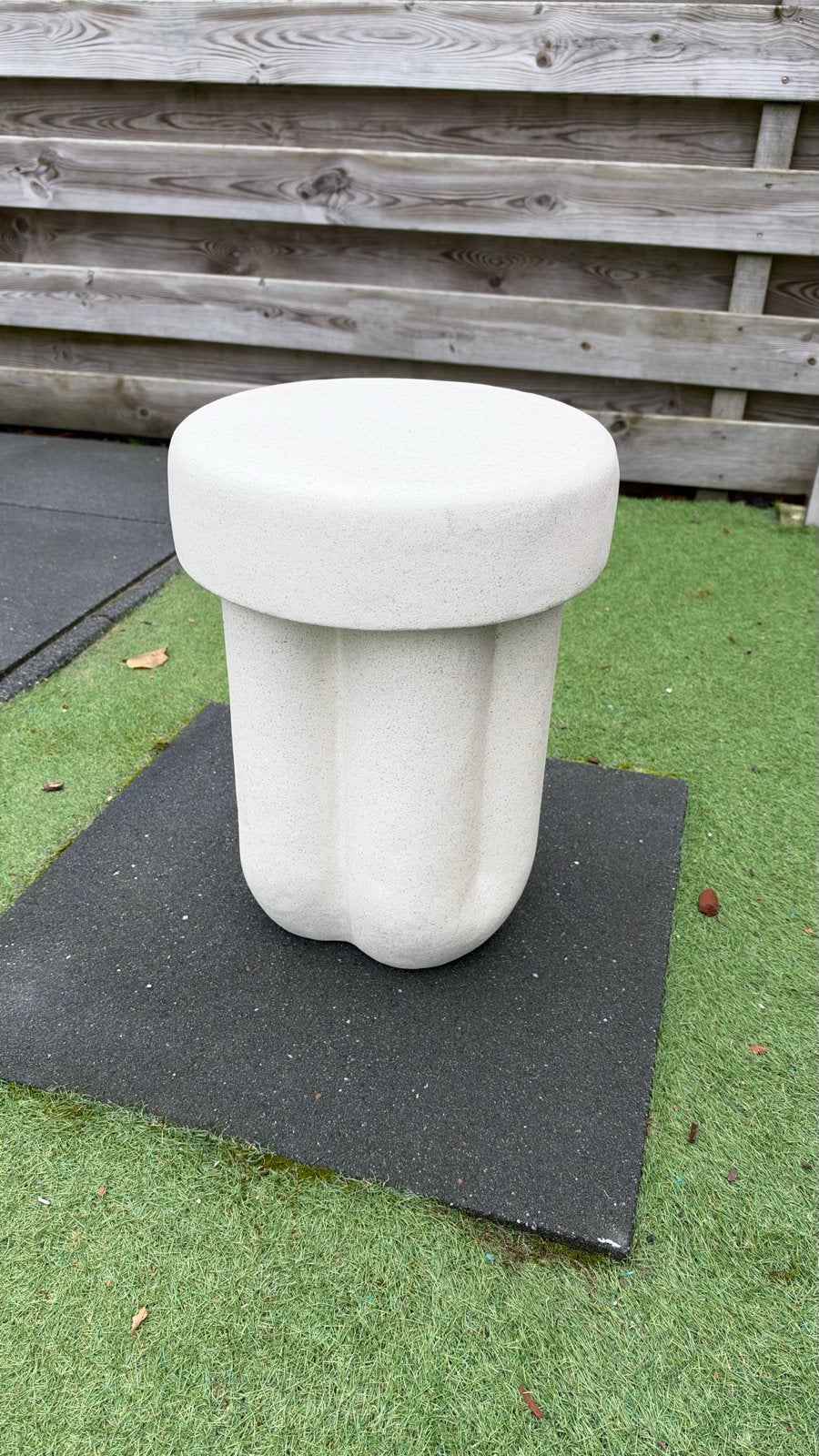 Kwantum bijzettafel/kruk - Wit, modern design, Ophalen, Minder dan 55 cm, Rond, Zo goed als nieuw