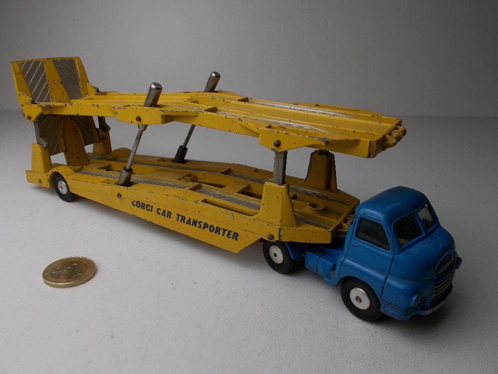 1957 Corgi MajorToys 1101 BEDFORD CARRIMORE CAR TRANSPORTER., Hobby en Vrije tijd, Modelauto's | 1:43, Zo goed als nieuw, Bus of Vrachtwagen