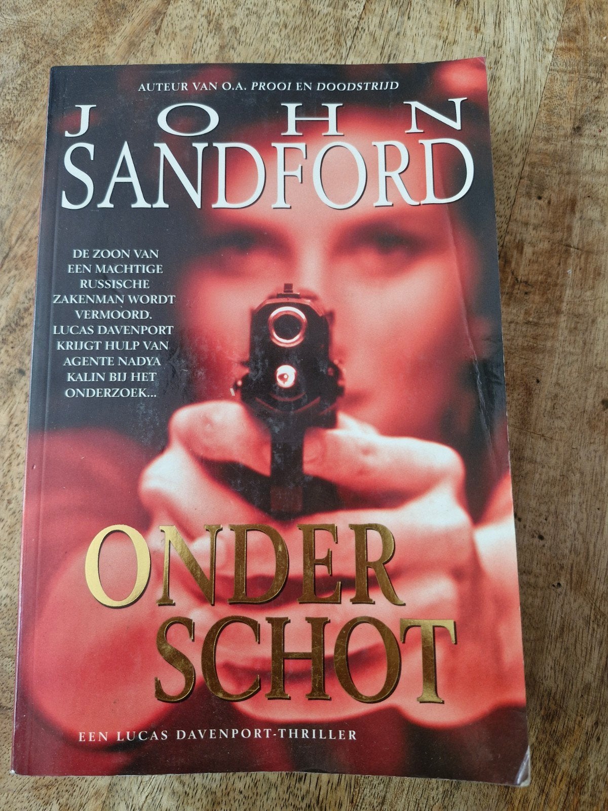 John Sandford - Onder schot, Ophalen of Verzenden, Gelezen, John Sandford