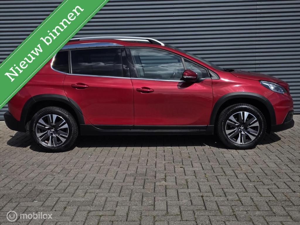 Peugeot 2008 1.2 PureTech Allure AUTOMAAT/PANO/CAMERA, Auto's, Peugeot, Euro 6, 1199 cc, Met garantie (alle), 610 kg