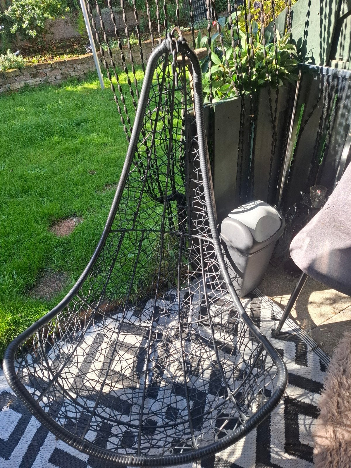 Rijoka Hangstoel Layba Twisted Schommelstoel Zwart, Ophalen, Zo goed als nieuw, Wicker, Schommelbank