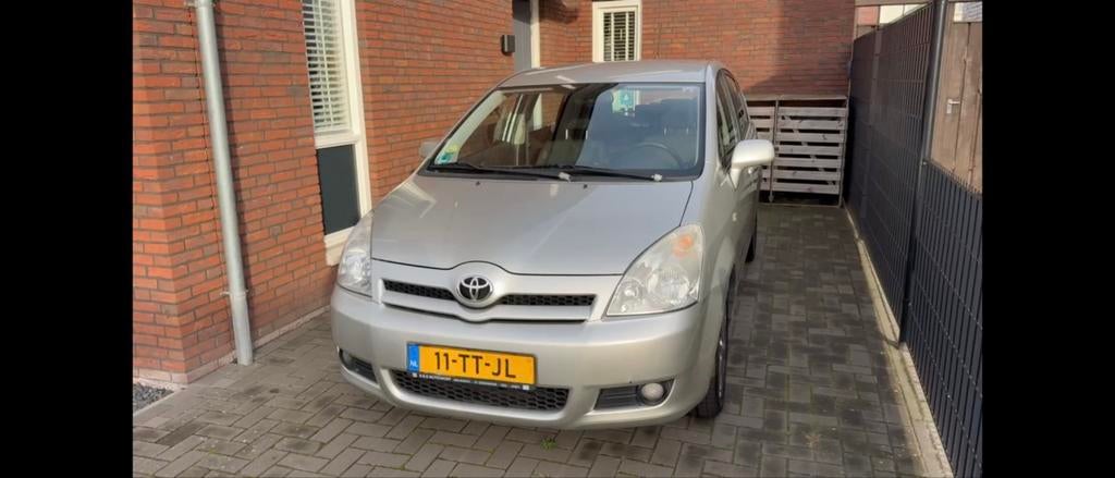 Toyota Corolla Verso 1.8 Vvt-i AUT 7P 2007 Grijs APK tot Dec, Auto's, Zwart, 4 cilinders, 129 pk, 7 stoelen