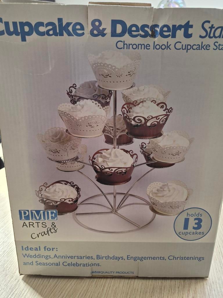 PME Arts & Crafts Cupcake & Dessert Stand (13 cupcakes), Ophalen of Verzenden, Nieuw, Cupcakes, Serveervorm