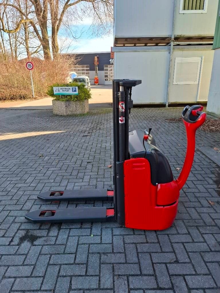 Linde L12 Stapelaar (bj 2003), Zakelijke goederen, Machines en Bouw | Heftrucks en Intern transport, Overige aandrijving, Stapelaar