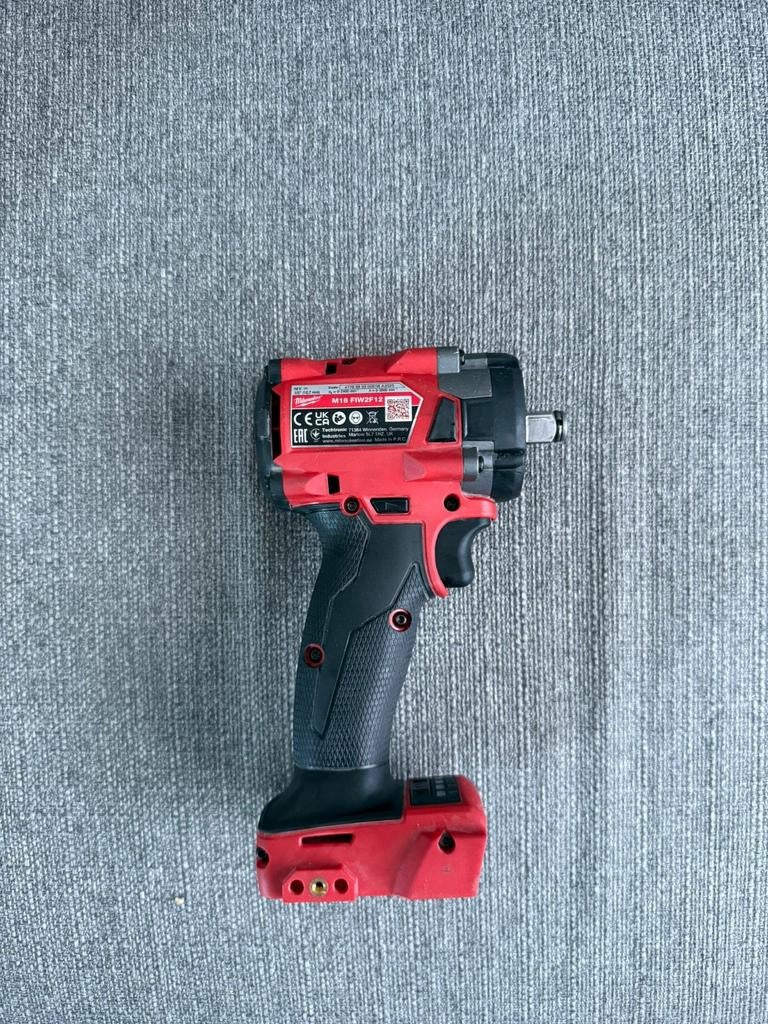 Milwaukee M18 FUEL 1/2″ comp. slagmoersleutel met doppenset, Antwoordnummer 3800 1601NJ, 600 watt of meer, Variabele snelheid