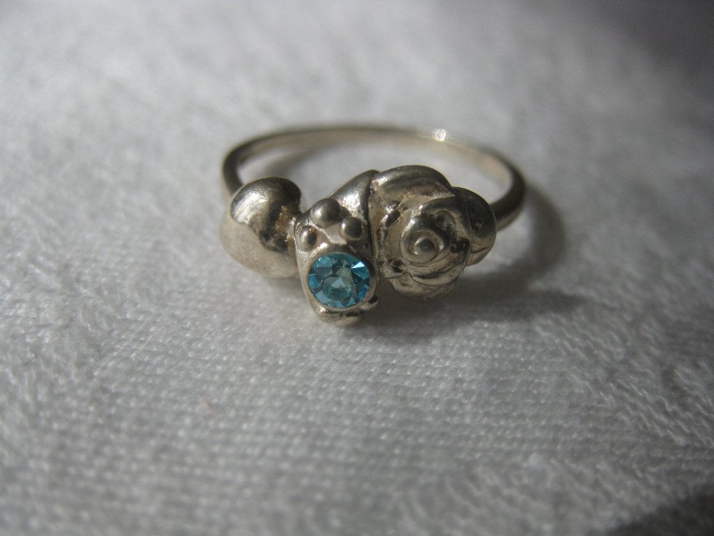 Schattig zilveren ringetje met een blauw steentje. Maat 16., Ophalen of Verzenden, Met edelsteen, Dame, Zilver