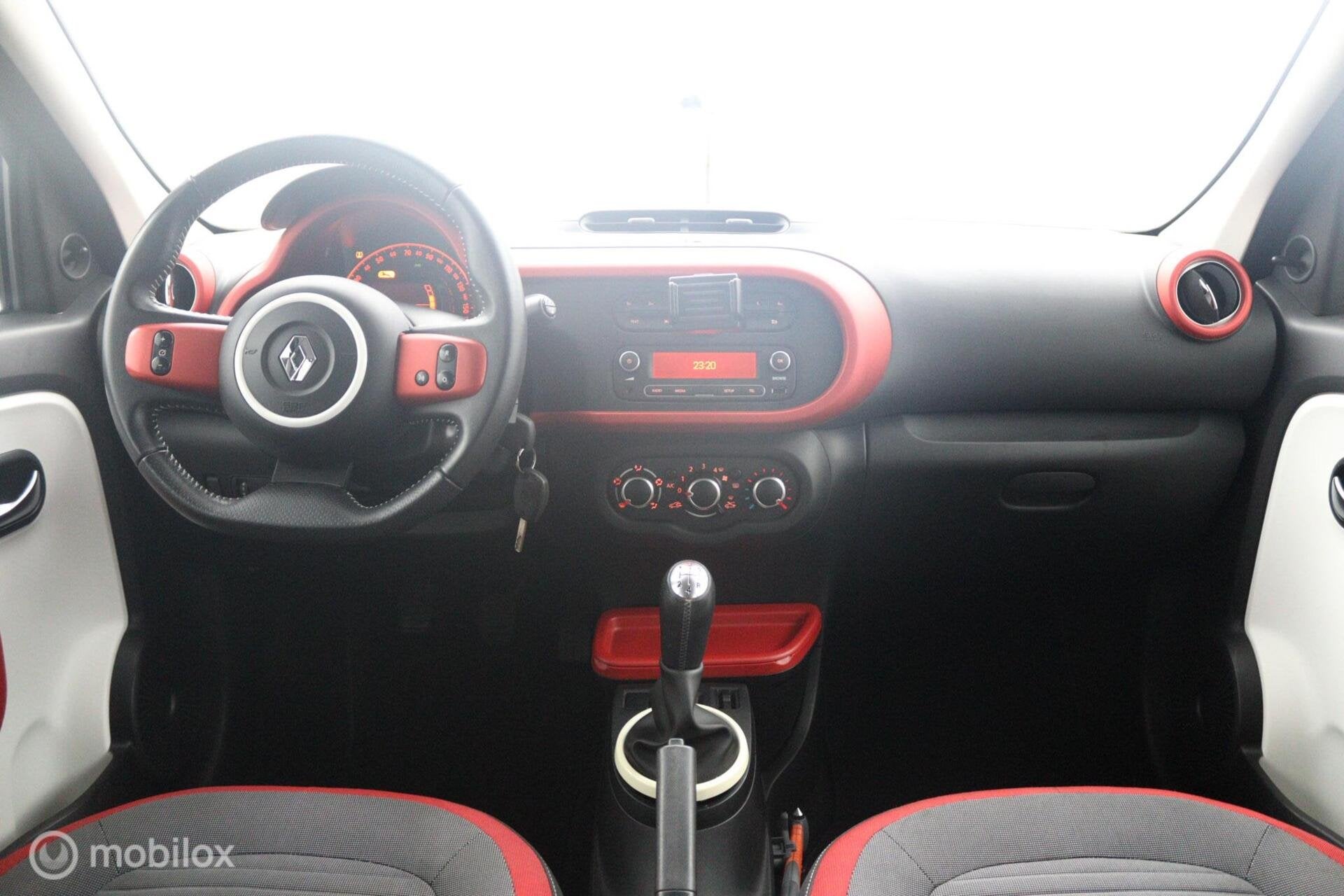 Renault Twingo 1.0 SCe Expression 70 000 kmNAP, Auto's, Gebruikt, Euro 6, 840 kg, 4 stoelen