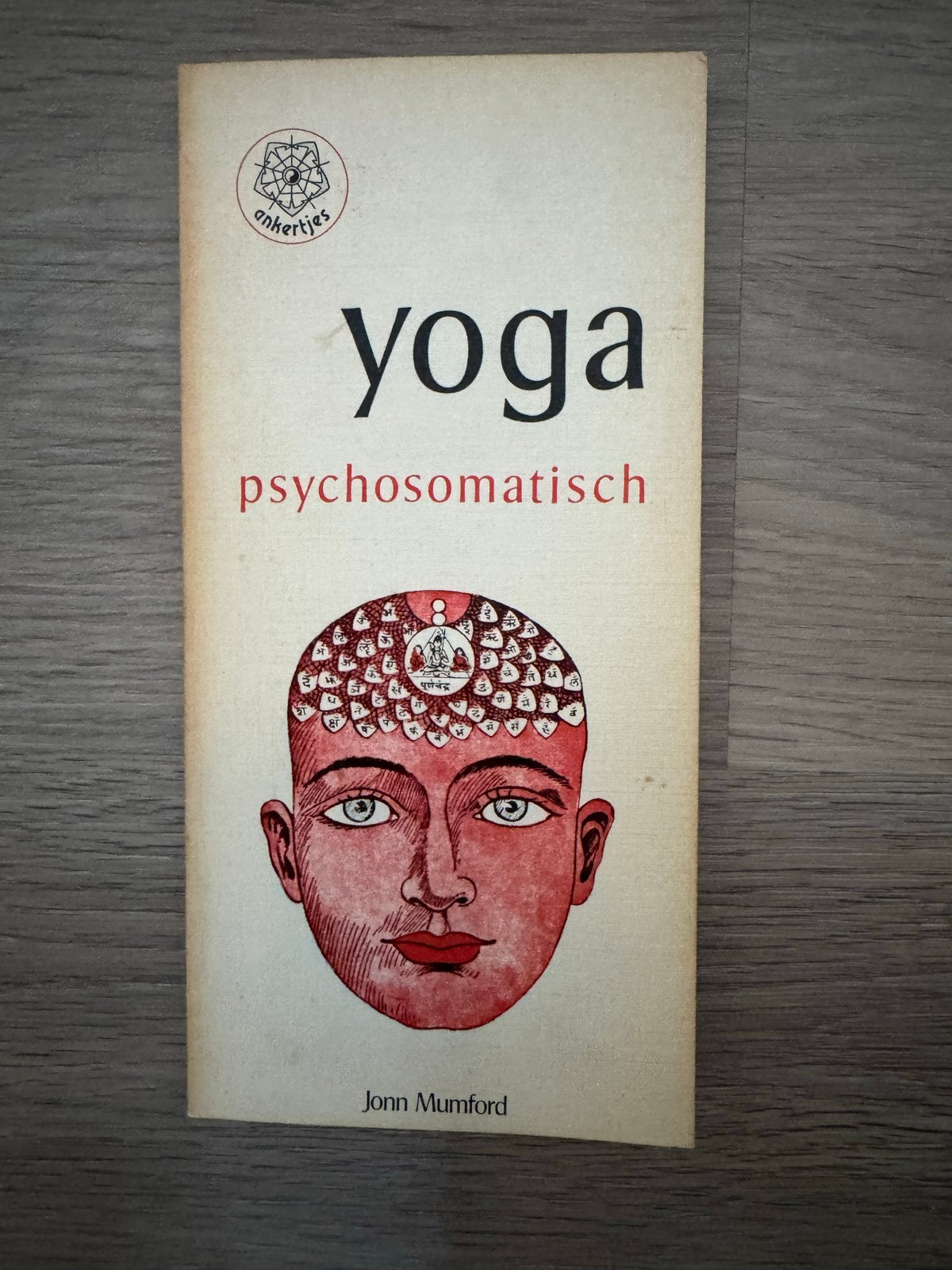 Yoga Psychosomatisch - Jonn Mumford (Ankh-Hermes), Ophalen of Verzenden, Gelezen, Meditatie of Yoga, Instructieboek