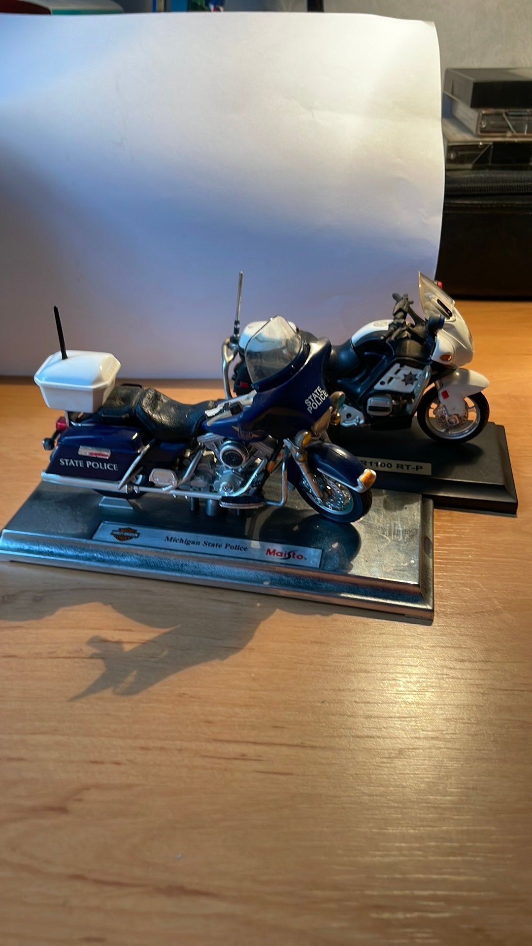 2x Politie motor Amerika, Hobby en Vrije tijd, Modelauto's | 1:5 tot 1:12, Ophalen of Verzenden, Zo goed als nieuw, Motor