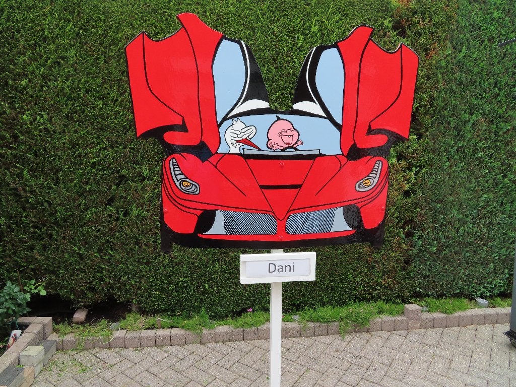 Geboorteborden o.a. baby en ooievaar in prachtige rode auto., Ophalen, Nieuw, Geboortebord