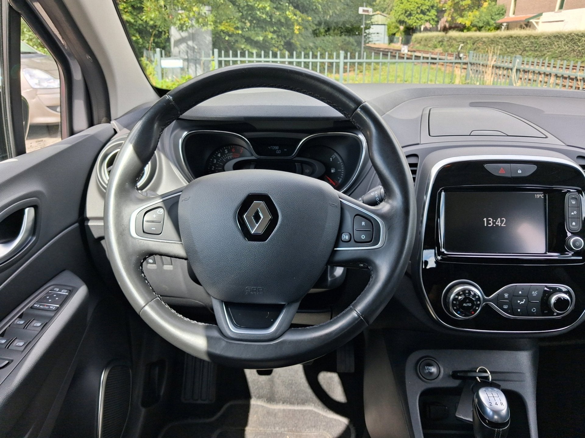Foto 13 van Renault Captur 0.9 TCe Intens LED clima Navi pdc lage km ALL