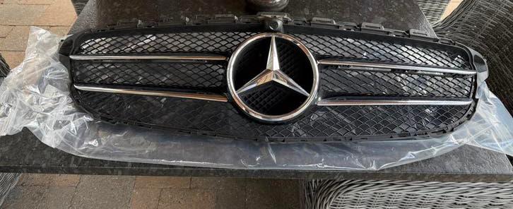 Mercedes C klasss grill, Auto-onderdelen, Ophalen of Verzenden, Nieuw, Bumper