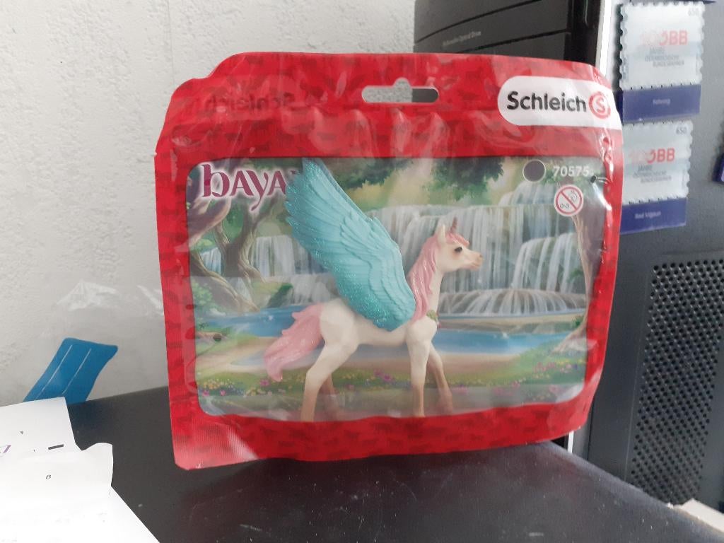Schleich 70575 Pegasus veulen in ovp, Ophalen of Verzenden, Zo goed als nieuw, Paard, Beeldje of Figuurtje
