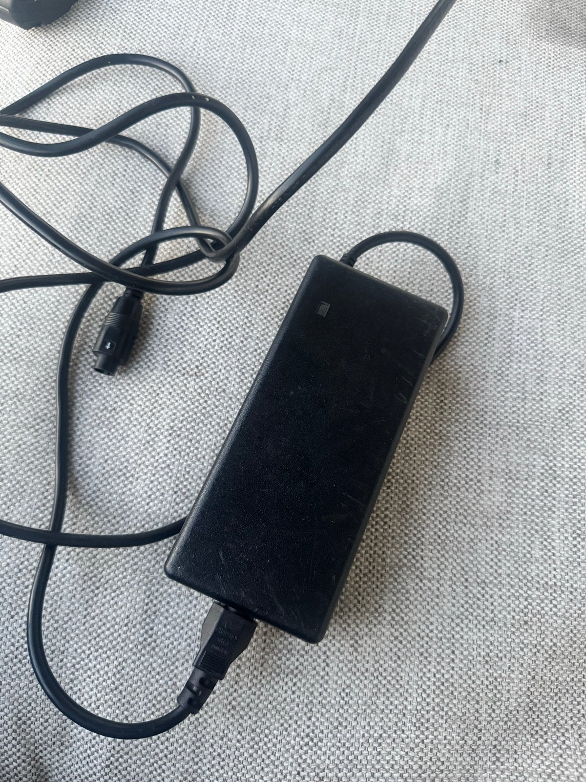 Phylion Li-ion acculader 42V 2A (AGLC084V42S) 5-polig, Ophalen, Gebruikt