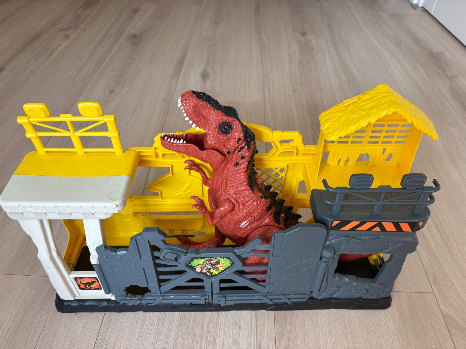 Dinoverijf met dino, Ophalen of Verzenden, Gebruikt, Jongen of Meisje