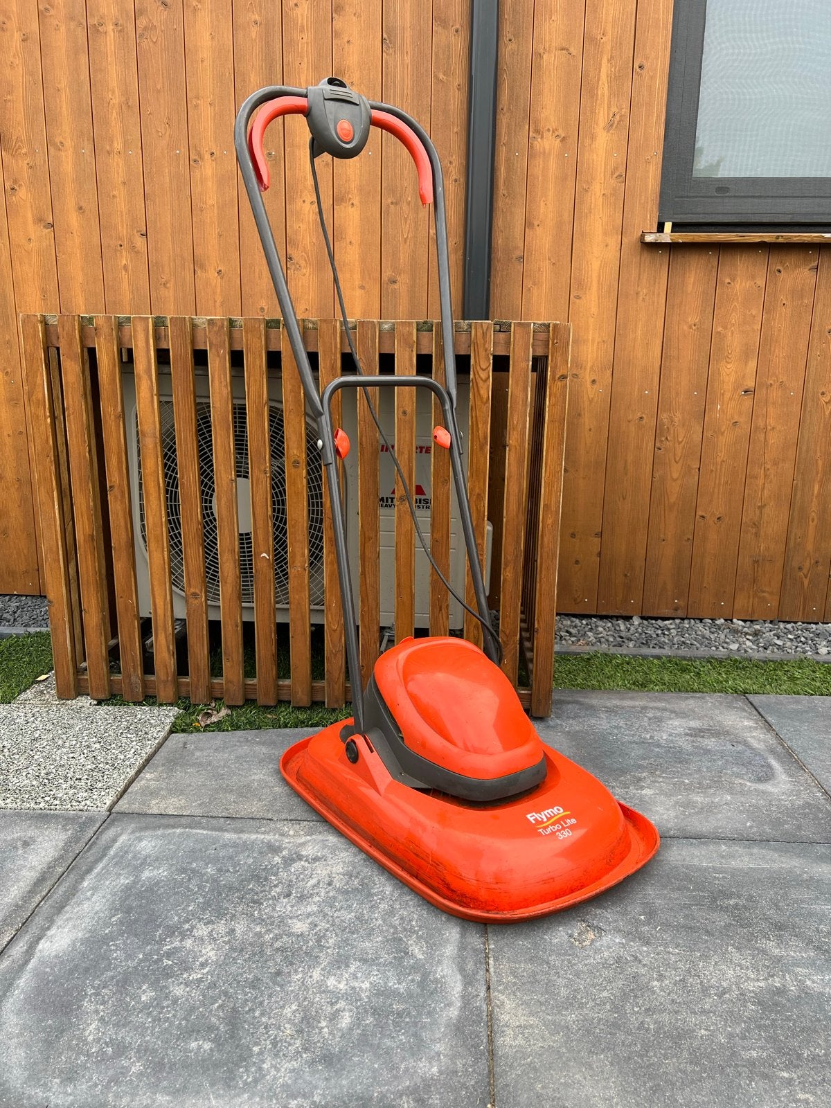 Flymo Turbo Lite 330 Zweefmaaier - Gebruikt, Ophalen, Gebruikt, Elektrische grasmaaier, 30 t/m 39 cm