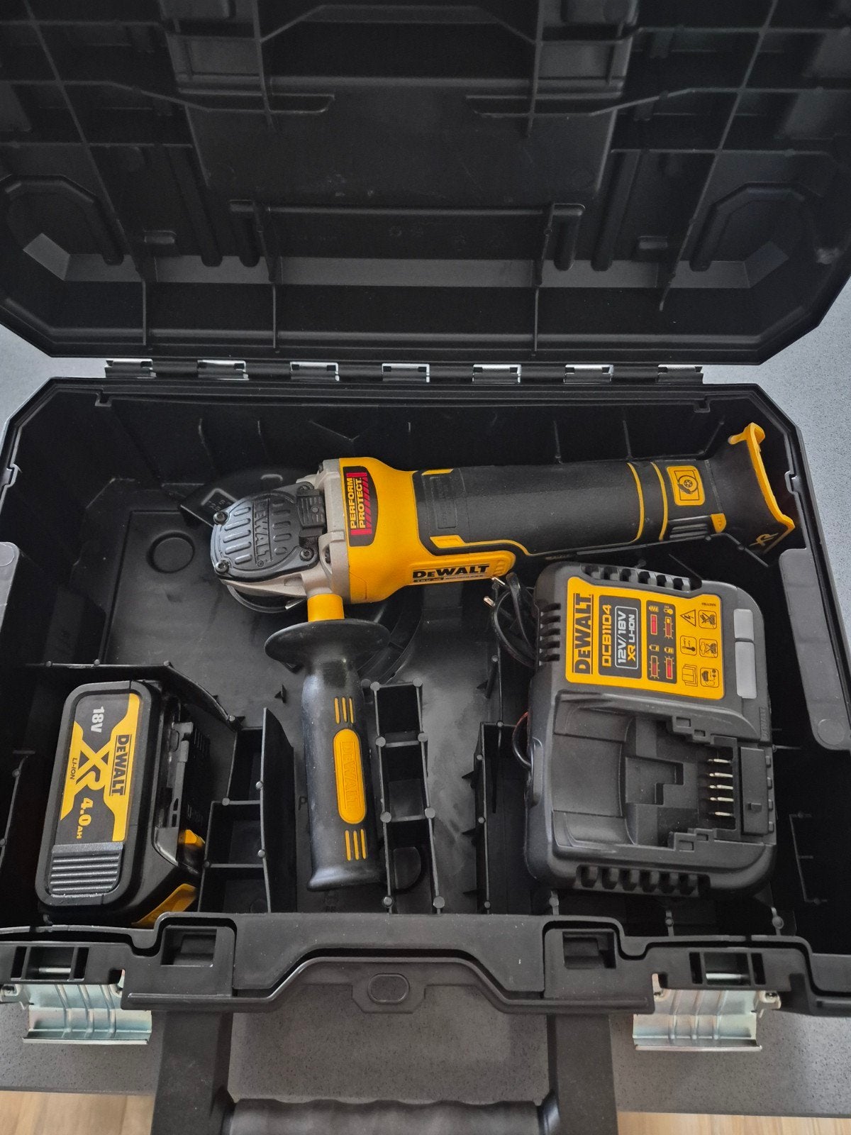 1x gebruikt dewalt accu slijptol 18v nieuw, Ophalen of Verzenden