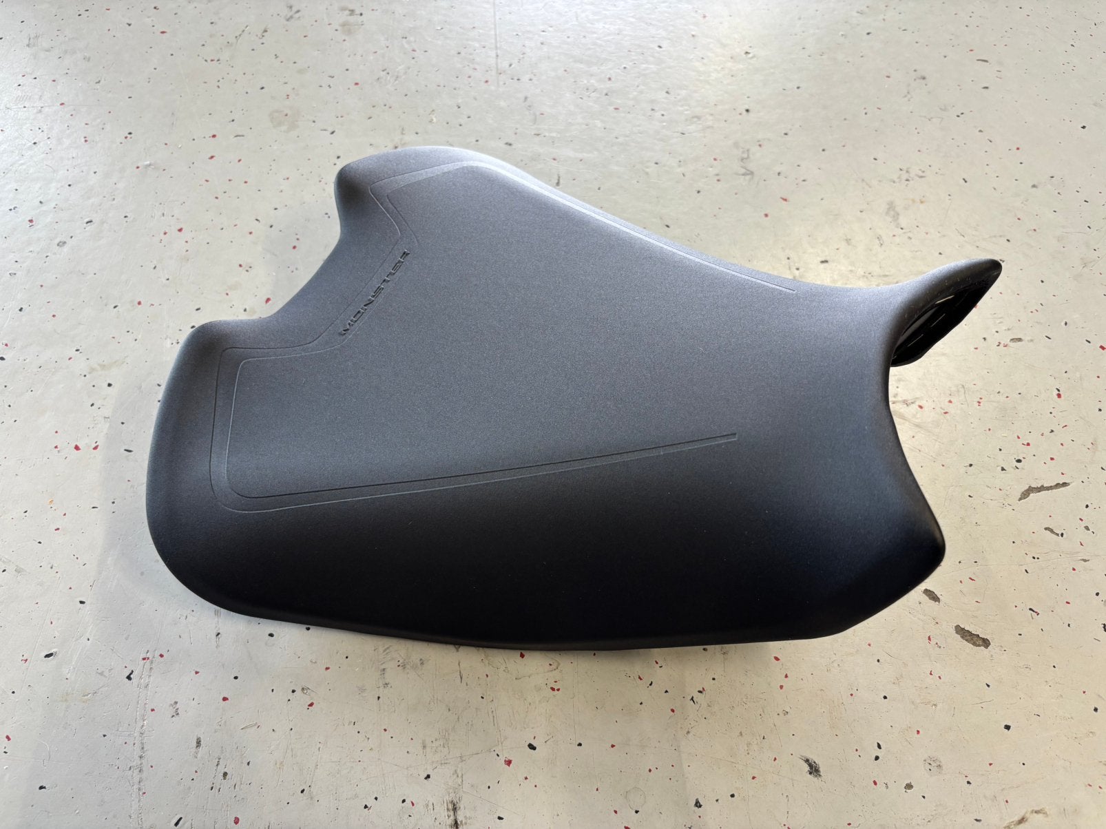 Verhoogd zadel Monster 937 plus SP, Gebruikt, Ophalen of Verzenden, Ducati, Info@ducati.com