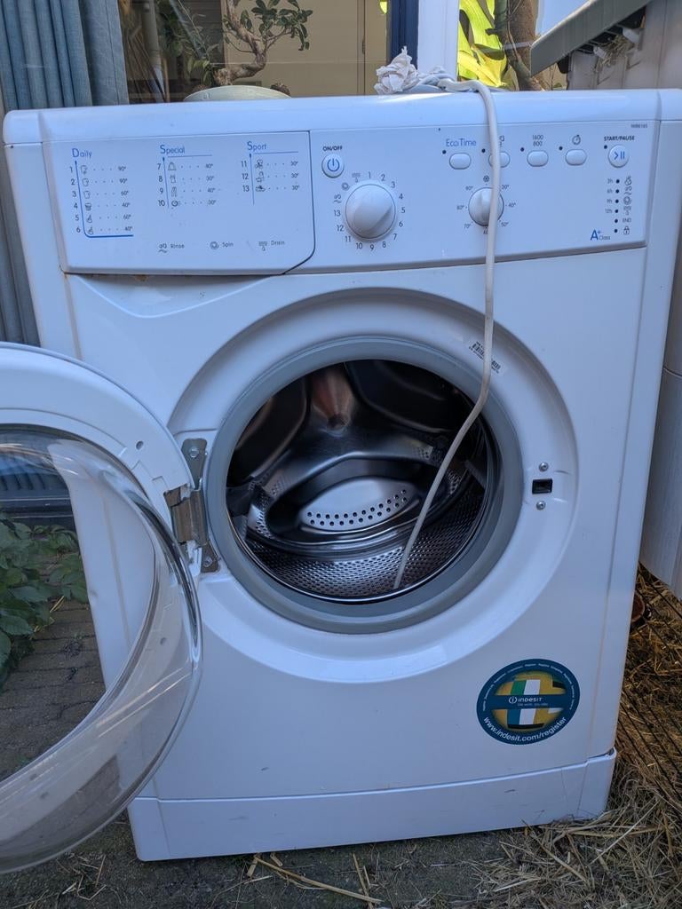 Wasmachine Indesit gratis ophalen (wast nog, met gebreken), Witgoed en Apparatuur, Ophalen, Gebruikt, 85 tot 90 cm, 1200 tot 1600 toeren