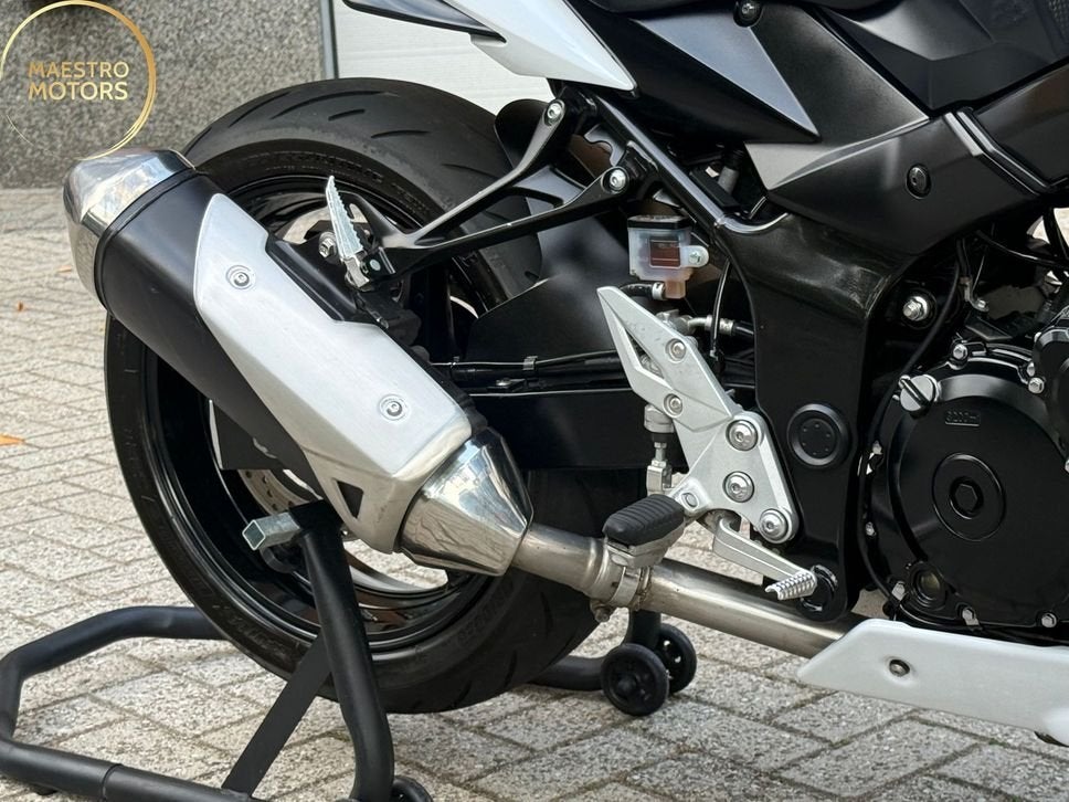 Foto 6 van SUZUKI GSR 750 ABS Origineel NL GROTE Beurt gehad TOPPER !!